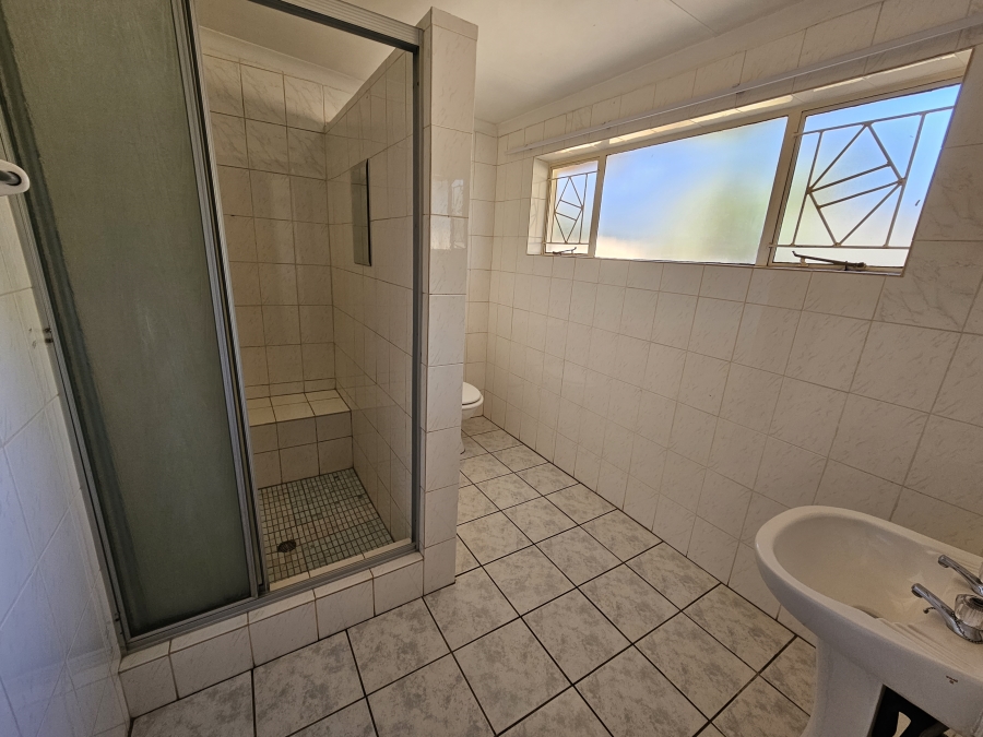 To Let 2 Bedroom Property for Rent in Flamwood North West